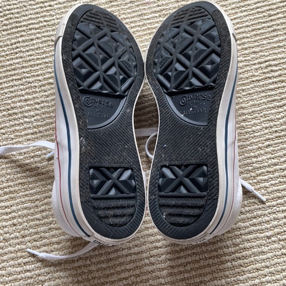 Converse - Picture 2 of 2